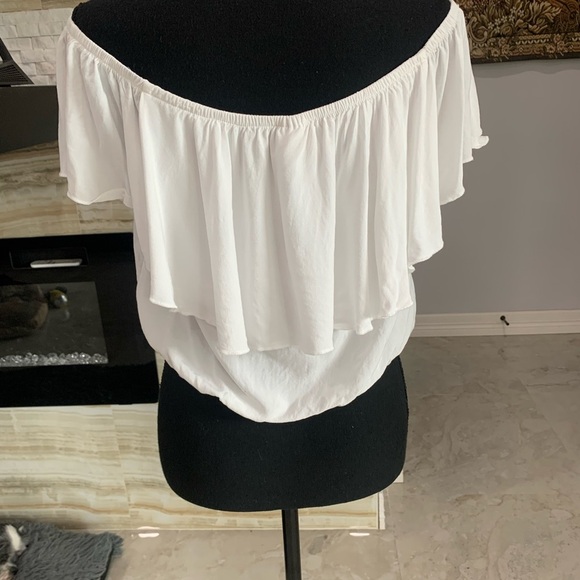 Women’s Mossimo White Off Shoulder Ruffle Back Scoop. Size L (176) - Picture 3 of 9